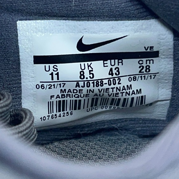 Nike Zoom Strike Running Shoes Sneakers Women's Size 11 Gray White AJ0188-002 - Picture 10 of 11